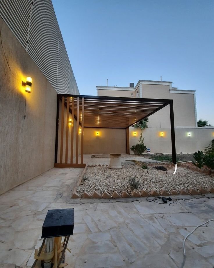 بناء غرف وملاحق وتركيب سقف ساندوتش بانل عازل للحرارة في الرياض